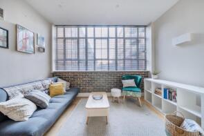 5, 52 South City Court, Peckham Grove, London SE15 6AB