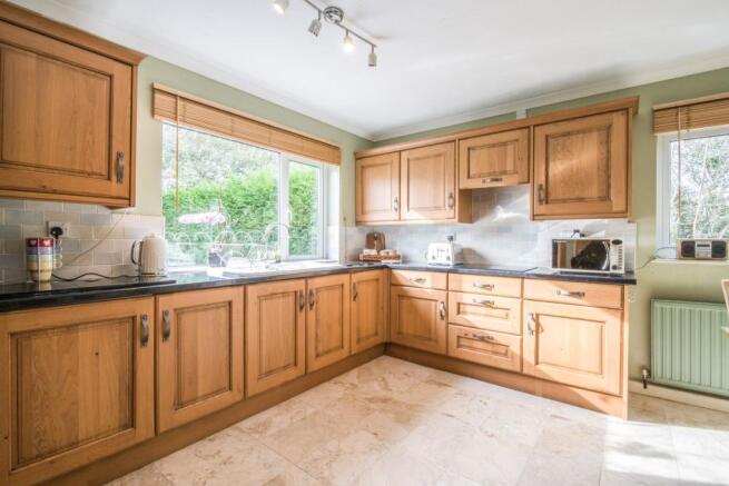 Kitchen/ Dining Room