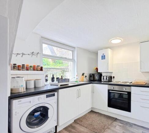 67 Plains of Waterloo, Ramsgate, Kent, CT11 8JE photo 3