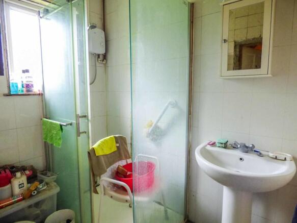 Shower room 