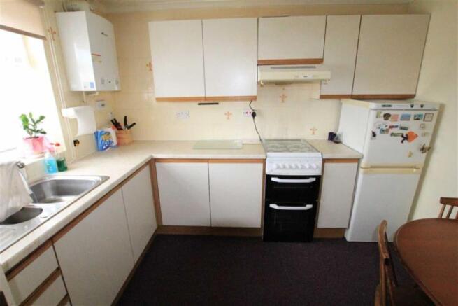 KITCHEN/DINING ROOM