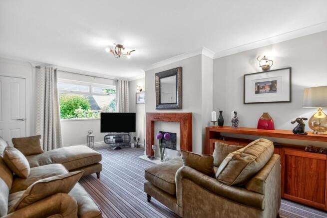 3 bed Semi-Detached Bungalow for sale Image 10