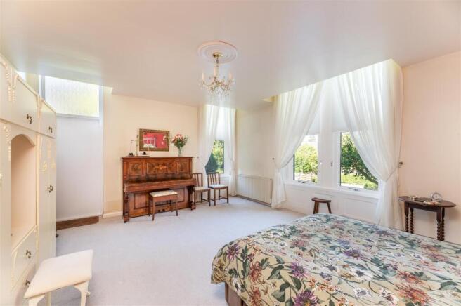 2 bed Apartment for sale Image 6