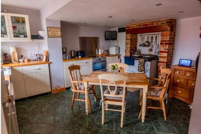 Kitchen / Breakfast Room