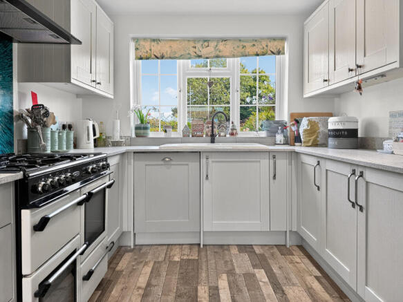 Modern Fitted Kitchen