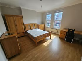 5 bed Terraced to rent Image 6