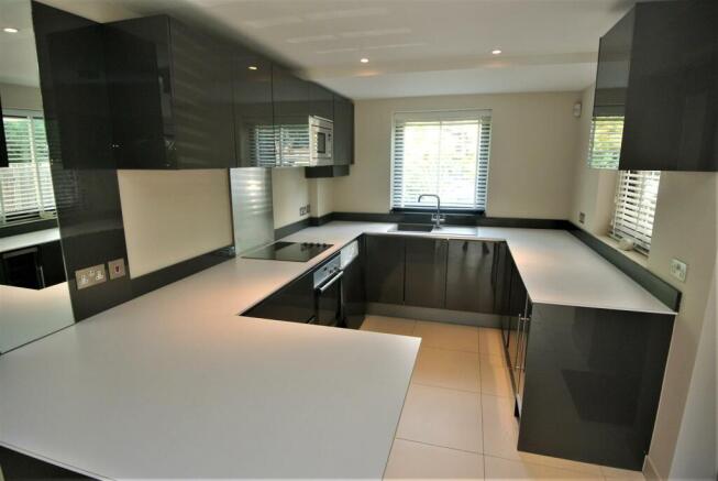 Kitchen main.JPG
