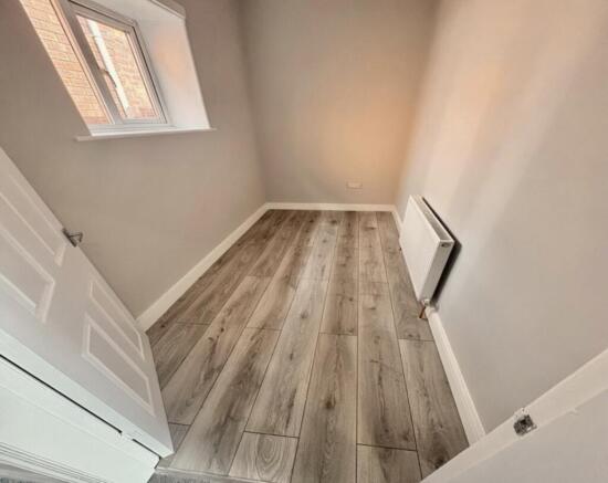 2 bed Terraced to rent Image 6