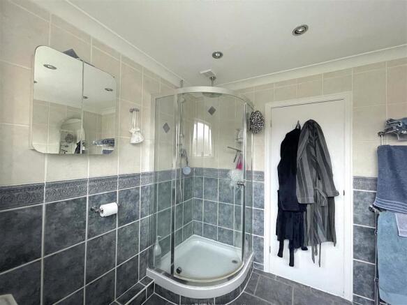Bathroom (2).jpeg