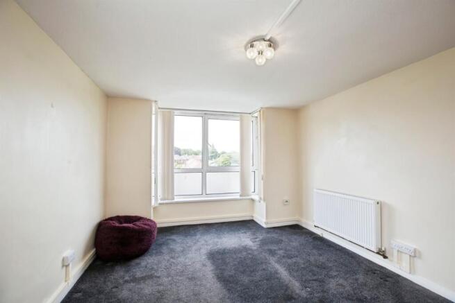 1 bed Flat for sale Image 4
