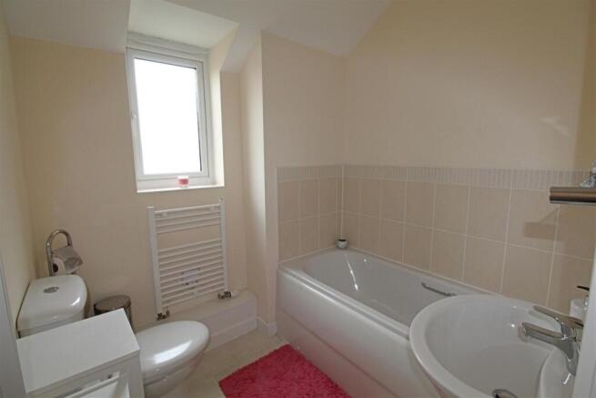 Family bathroom (1).jpg
