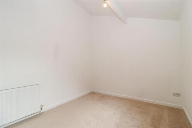 3 bed Terraced for sale Image 7