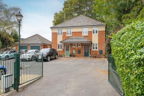 Drummond Court, Ascot