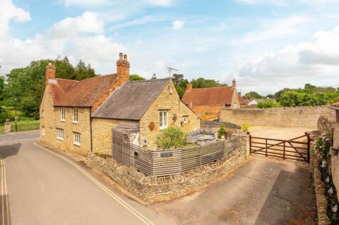 Bridge Street, Turvey, MK43