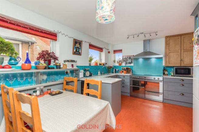 Kitchen/Dining Area