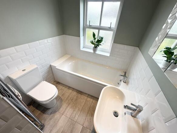 5 bed Detached for sale Image 10