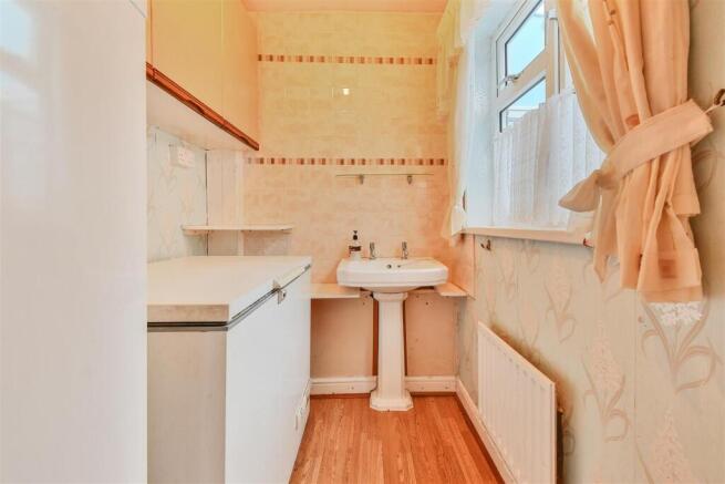 3 bed Semi-Detached for sale Image 8
