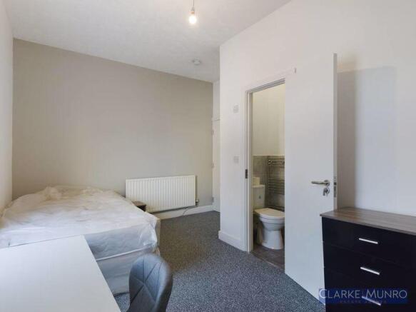 1 bed Town House to rent Image 5