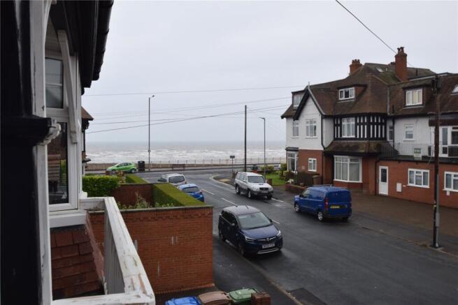 3 bed Maisonette to rent Image 7