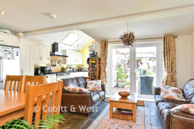 Kitchen/ Lounge/ Diner