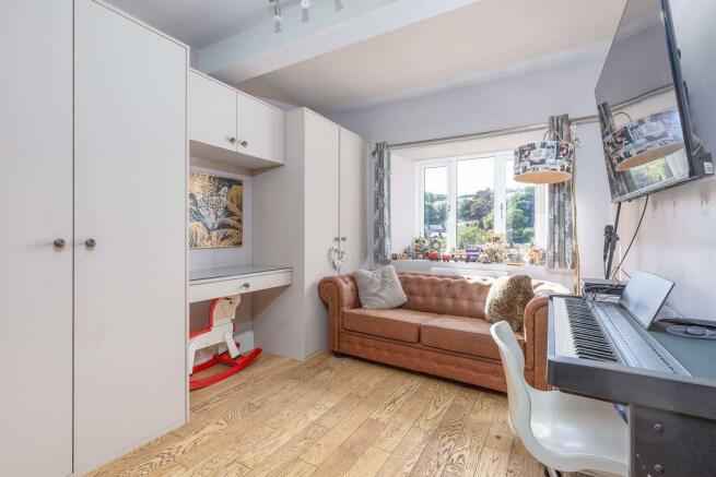 4 bed Barn Conversion for sale Image 9