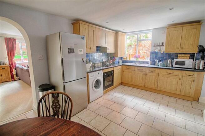 KITCHEN/DINING ROOM