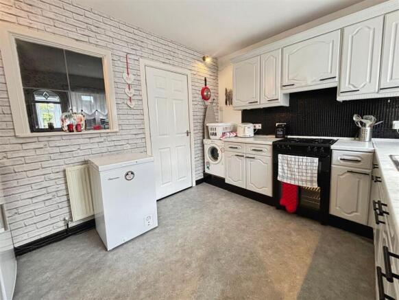 3 bed Terraced for sale Image 3