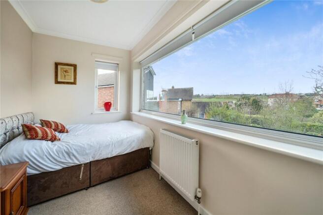 5 bed Detached for sale Image 5