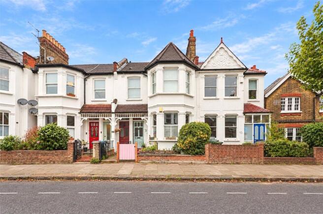 2-bed flat on Hawthorn Road, London, N8, £585,000
