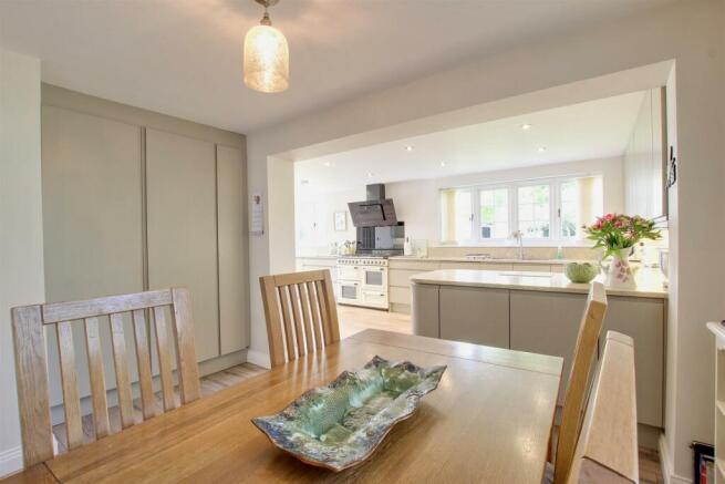 LIVING KITCHEN