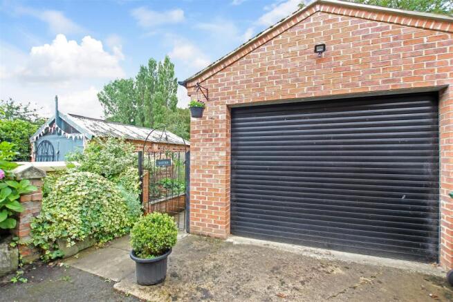 Garage.jpg