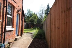Flat 2, 18, William Road, Guildford GU1 4QZ