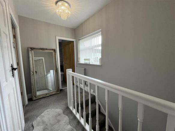 3 bed Semi-Detached for sale Image 10