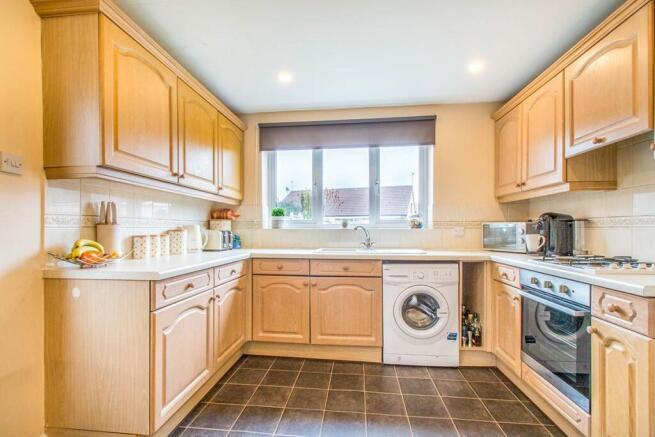 3 bed Detached to rent Image 5