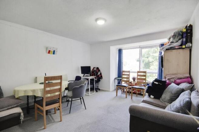 Lounge 1.jpg