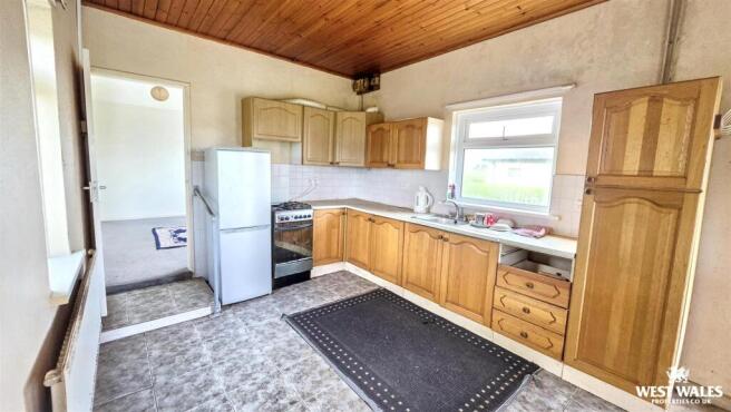 Kitchen phptp.jpg