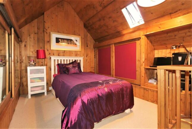 LOFT ROOM