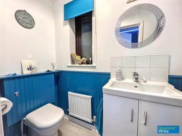 4 bed Detached for sale Image 11