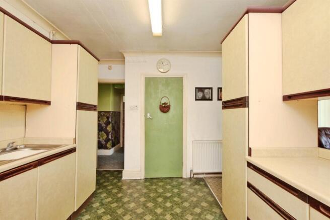2 bed Detached Bungalow for sale Image 4