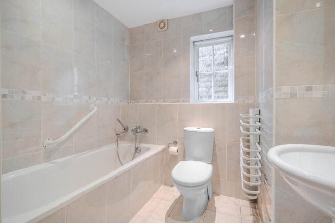 2 bed Flat for sale Image 9