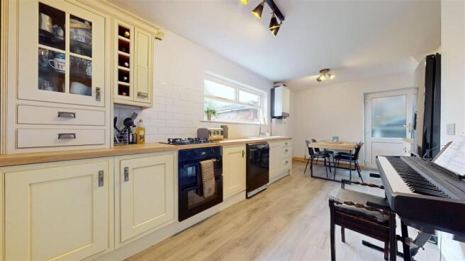 Holly Crescent Kitchen