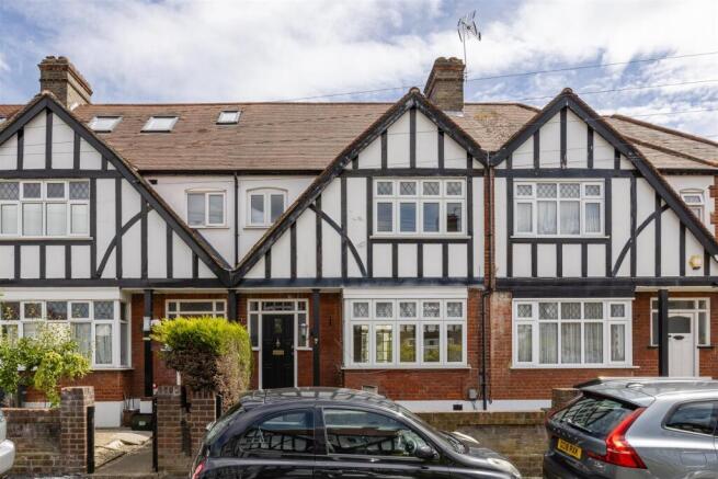 Frinton Drive, IG8