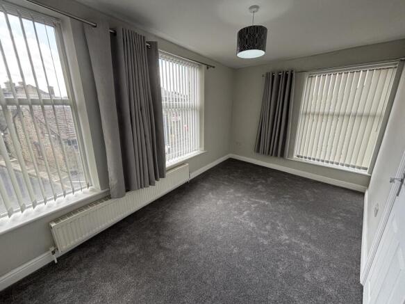 2 bed End of Terrace to rent Image 7
