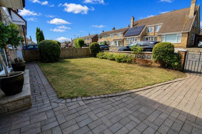 3 bed Semi-Detached to rent Image 11