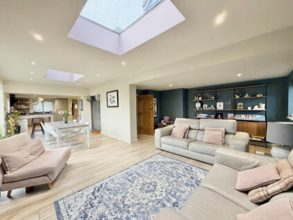 Ashorne, Warwick, Double Garage + Outdoor Office