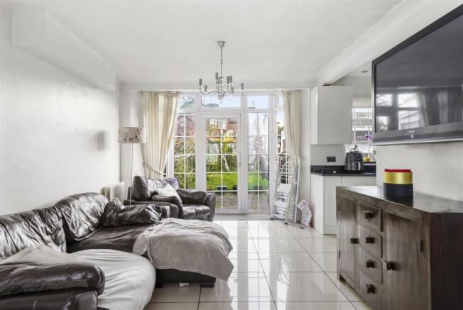 14 Oakwood Crescent - lDO4IjBkLVAbz7KQNtYg.jpg