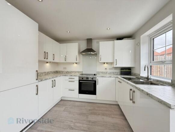 3 bed Semi-Detached for sale Image 4
