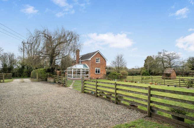 1437544-2-69cd3bc25b328