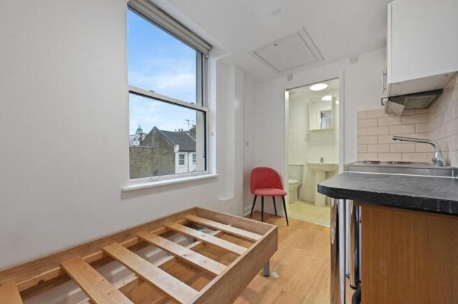 FBL - Flat 14, 132 Shepherds Bush Road - 3 (1).jpg
