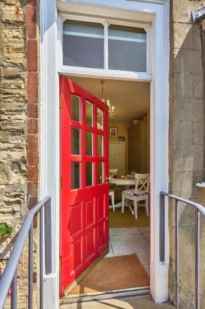 4 bed House for sale Image 4